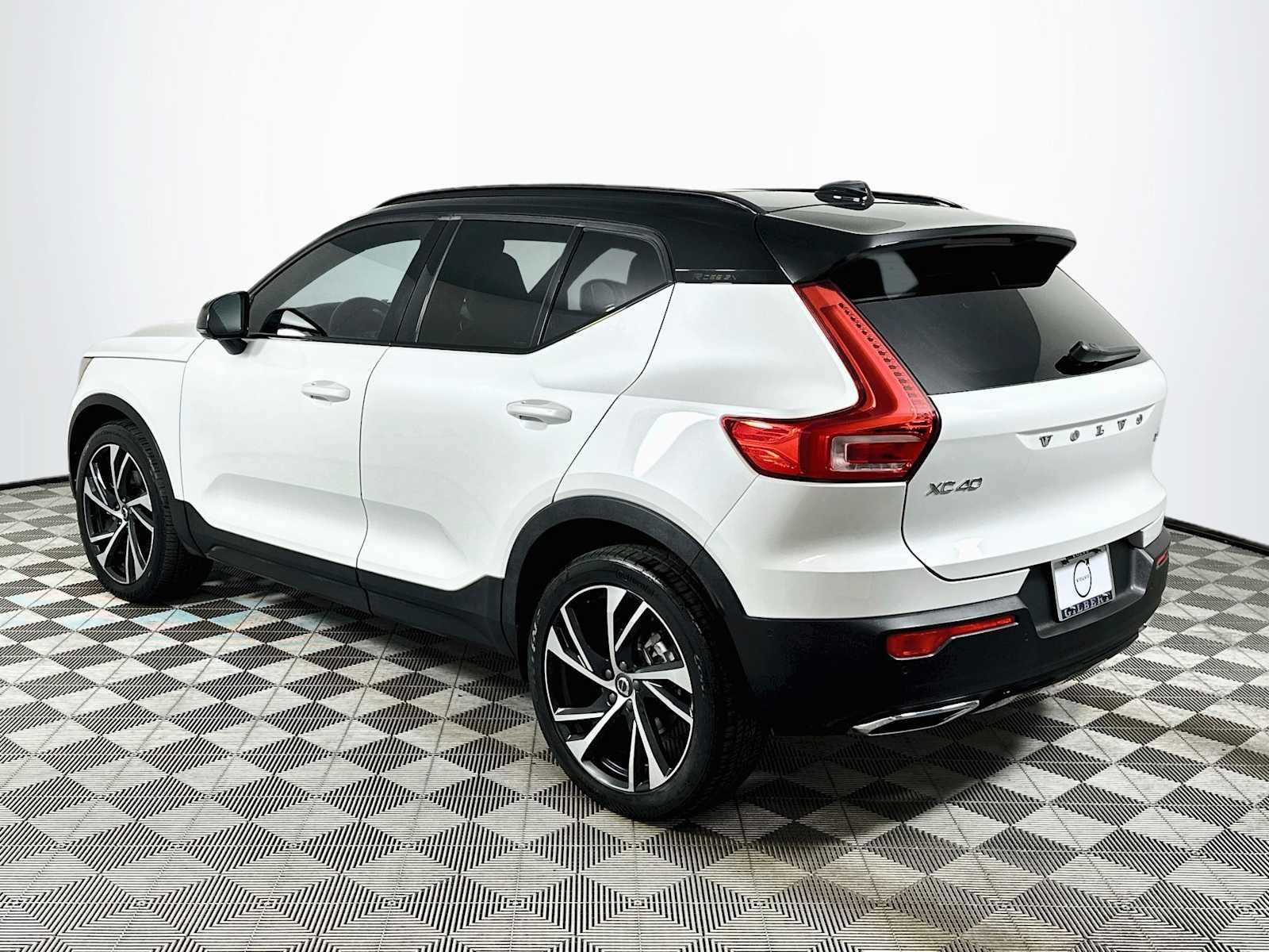 Used 2020 Volvo XC40 T5 R-Design w/ Protection Package Premier AWD/4WD image 5