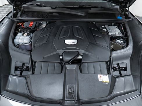 Certified 2023 Porsche Cayenne image 12