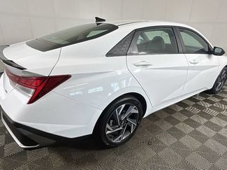 Certified 2025 Hyundai Elantra SEL FWD video 2