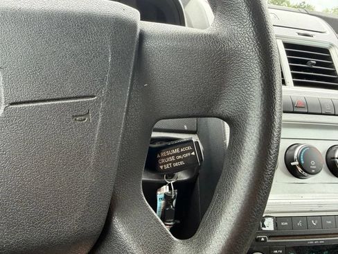 Used 2009 Dodge Journey SXT FWD image 27