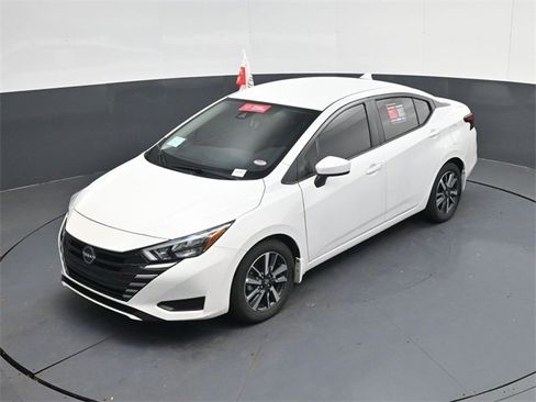 Used 2025 Nissan Versa SV w/ Trunk Package image 44