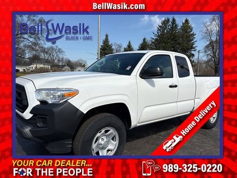 Used 2022 Toyota Tacoma SR image 1