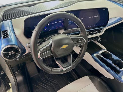 Used 2025 Chevrolet Equinox EV LT w/ Convenience Package image 24