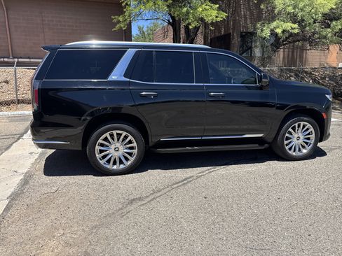 Used 2023 Cadillac Escalade Premium Luxury AWD/4WD image 8