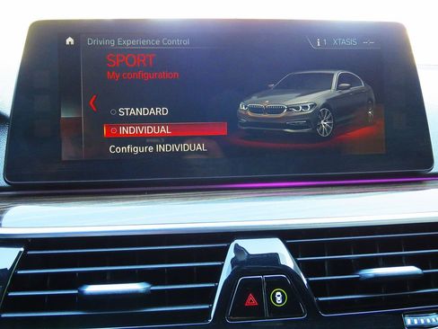 Used 2018 BMW 530i RWD image 26