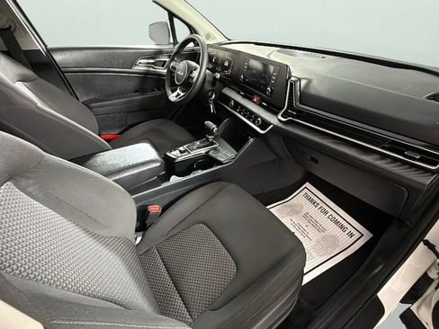 Used 2024 Kia Sportage LX FWD image 34
