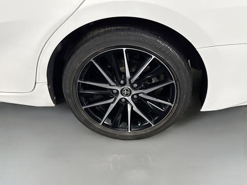 Used 2022 Toyota Camry SE w/ Convenience Package FWD image 37