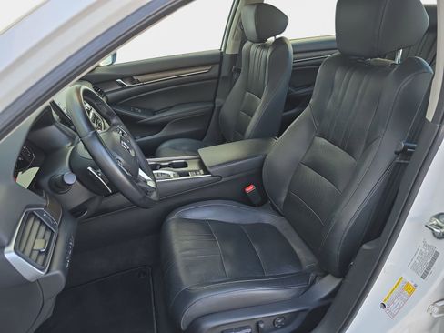 Certified 2018 Honda Accord Touring image 17