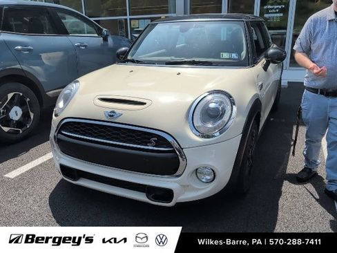 Used 2015 MINI Cooper S FWD image 1