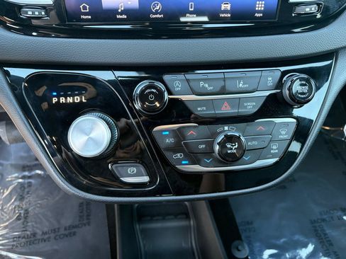 Used 2026 Chrysler Pacifica Select FWD image 38