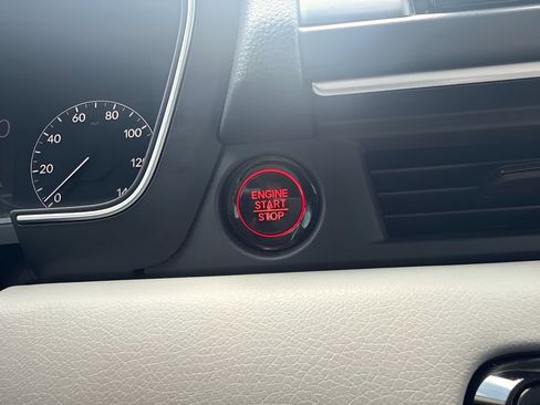 Used 2025 Honda Pilot EX-L image 14