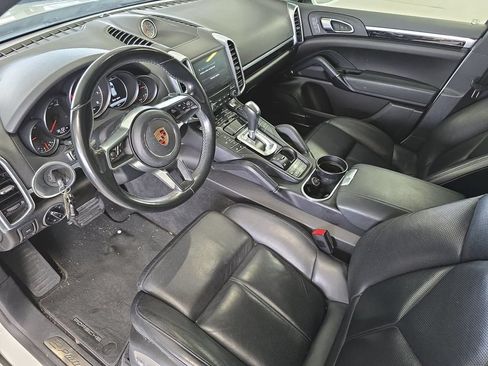 Certified 2018 Porsche Cayenne Platinum Edition AWD/4WD image 4