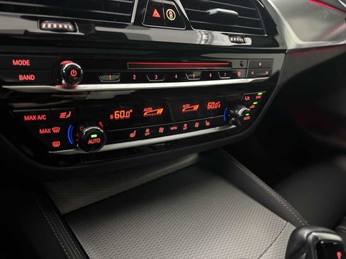 Used 2018 BMW M550i xDrive AWD/4WD image 17