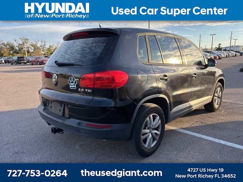 Used 2013 Volkswagen Tiguan S image 3