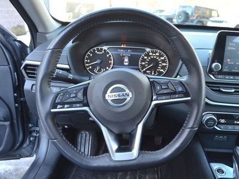Used 2020 Nissan Altima 2.5 SV image 19