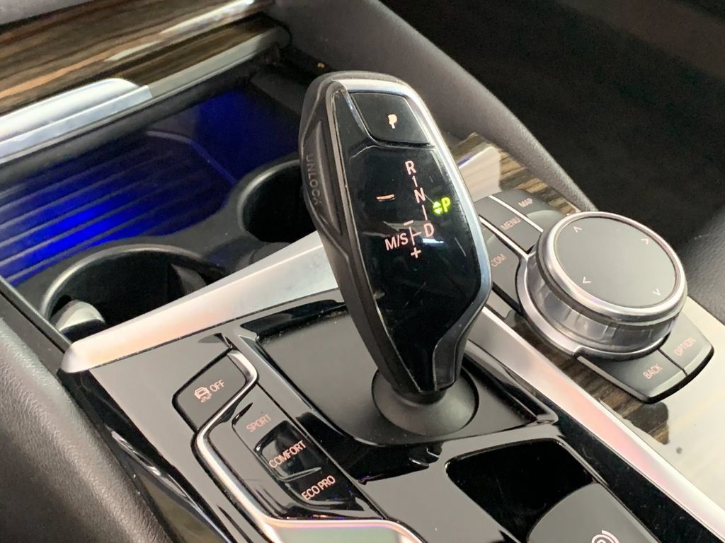Used 2018 BMW 530i xDrive AWD/4WD image 24