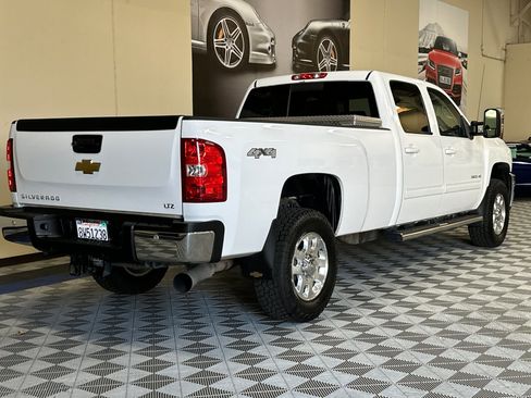 Used 2014 Chevrolet Silverado 3500 LTZ w/ LTZ Plus Package AWD/4WD image 4