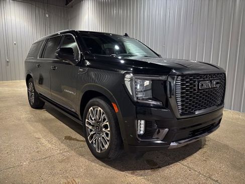 Used 2024 GMC Yukon XL Denali Ultimate AWD/4WD image 8