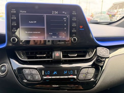 Used 2021 Toyota C-HR XLE image 37