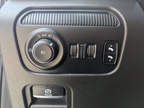 Used 2022 Jeep Wagoneer Series II AWD/4WD image 17