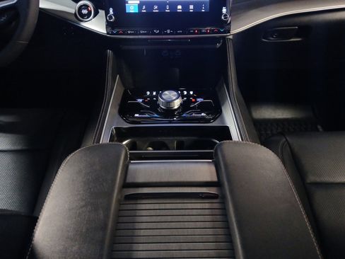 Used 2025 Jeep Wagoneer Series II image 11