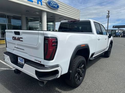 Used 2024 GMC Sierra 3500 AT4 w/ AT4 Premium Plus Package AWD/4WD image 2