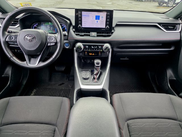 Used 2022 Toyota RAV4 SE w/ Weather & Moonroof Package AWD/4WD image 24