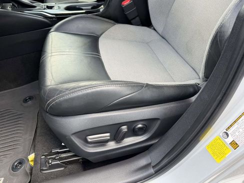 Used 2021 Toyota Corolla XSE FWD image 17