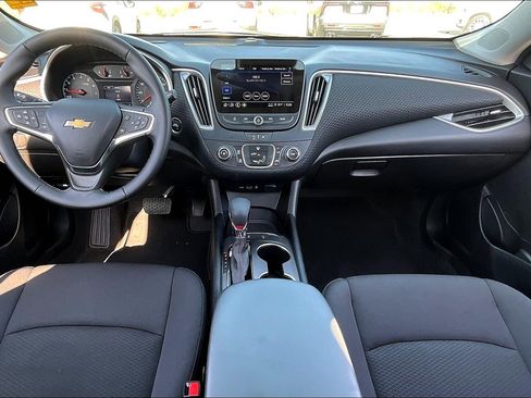 New 2025 Chevrolet Malibu RS image 5