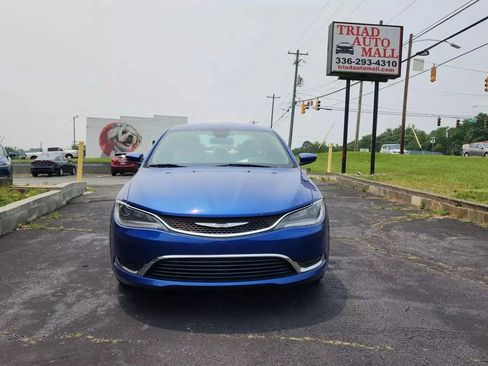 Used 2017 Chrysler 200 Limited Platinum FWD image 2