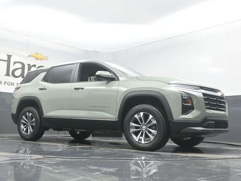 New 2026 Chevrolet Equinox LT w/ Convenience Package II FWD image 2