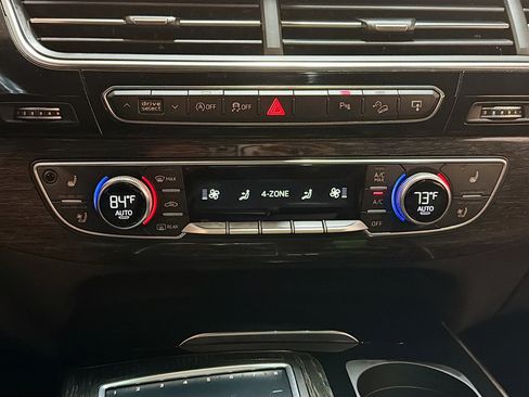 Used 2017 Audi Q7 3.0T Prestige w/ Prestige Package image 24
