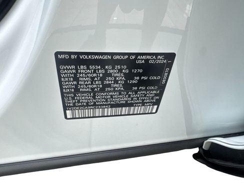Used 2024 Volkswagen Atlas Cross Sport SE image 88