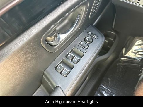 Used 2025 Honda Pilot TrailSport image 18
