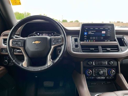 Used 2021 Chevrolet Suburban High Country AWD/4WD image 2
