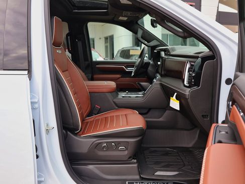 New 2026 GMC Sierra 3500 Denali Ultimate image 35