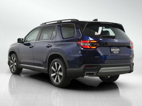 Used 2024 Honda Pilot Touring image 3