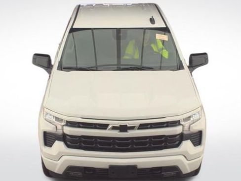 Used 2023 Chevrolet Silverado 1500 RST image 2