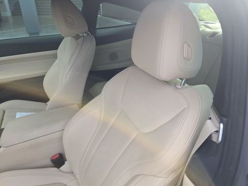 Used 2022 BMW 430i Coupe w/ Convenience Package image 9