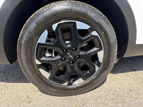 Used 2024 Kia Sorento S FWD image 30