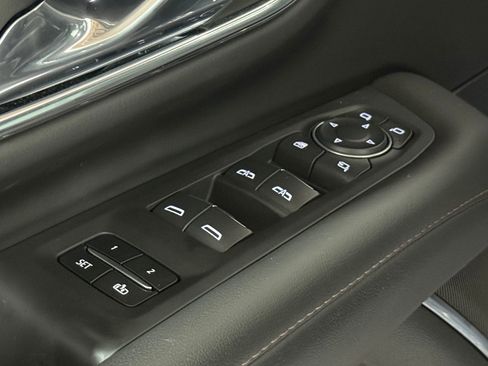 Used 2024 Chevrolet Tahoe High Country image 23