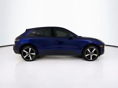 Certified 2025 Porsche Macan AWD/4WD image 8