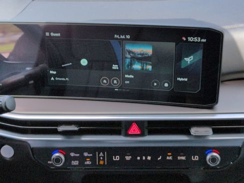 Certified 2025 Kia Sorento SX Prestige AWD/4WD image 21
