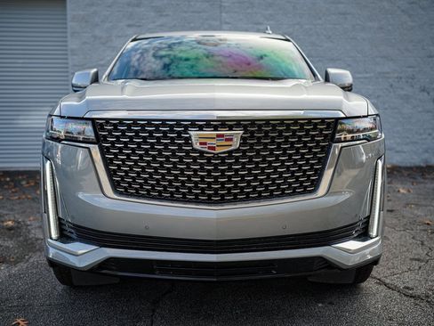 Used 2024 Cadillac Escalade Premium Luxury image 4