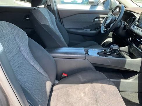 Used 2021 Nissan Rogue SV FWD image 9