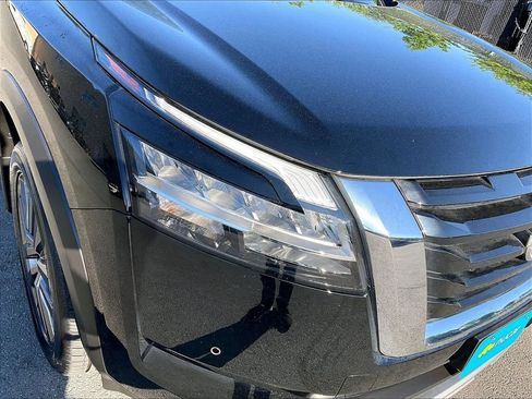 Used 2023 Nissan Pathfinder SL w/ SL Premium Package AWD/4WD image 34
