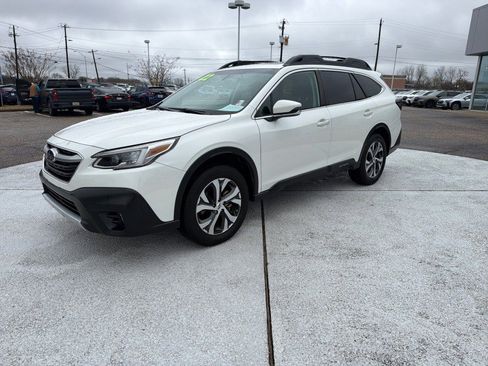 Used 2022 Subaru Outback Limited image 3