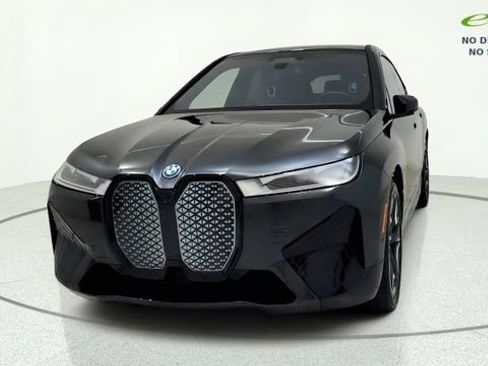 Used 2024 BMW iX xDrive50 w/ Sport Package AWD/4WD image 3