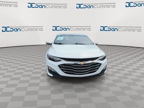 Used 2024 Chevrolet Malibu LT FWD image 3