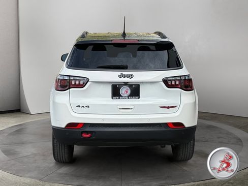 Used 2021 Jeep Compass Trailhawk image 6